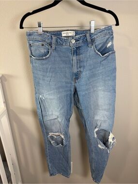 Abercrombie & Fitch Light Blue Ripped Men's Relaxed Jeans
